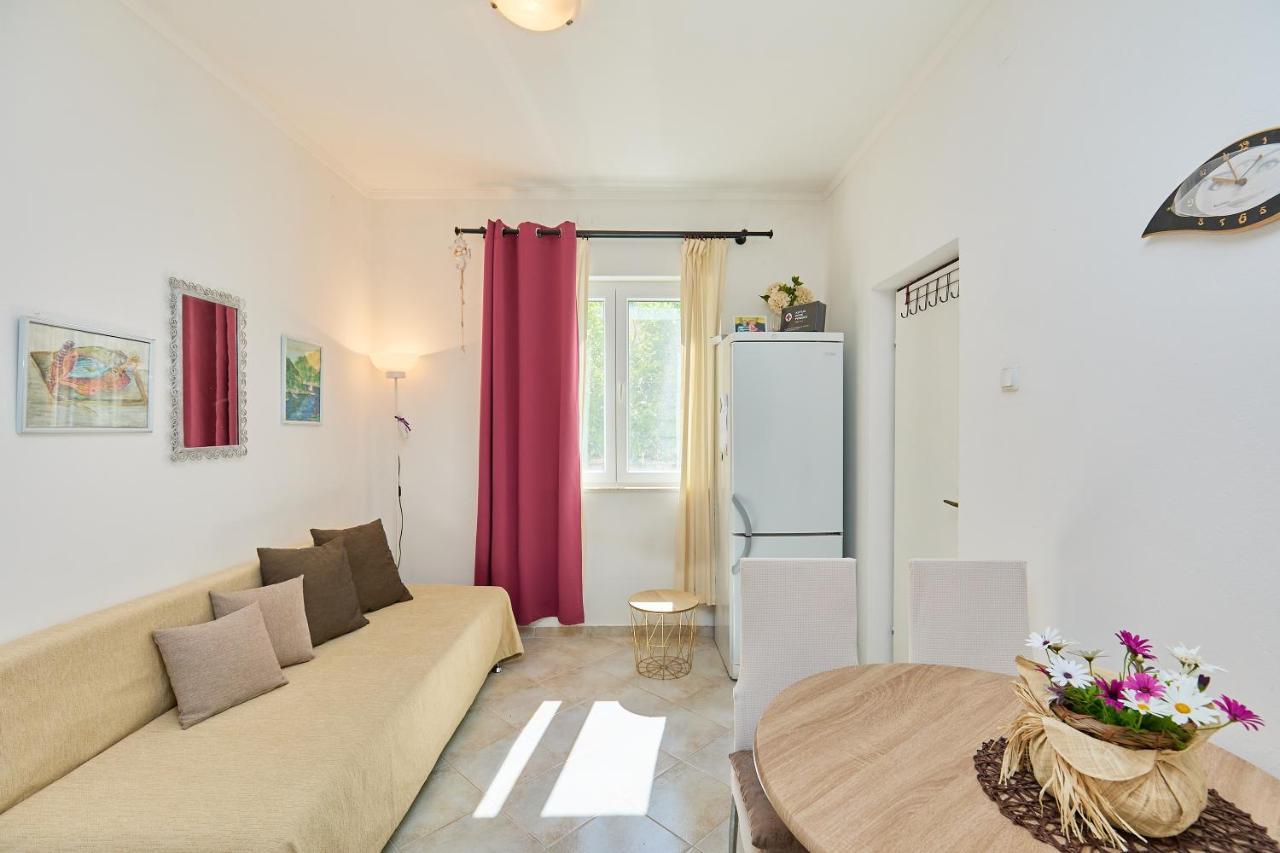 Studio Dolores-Apartment By The Sea Maranovići Екстериор снимка