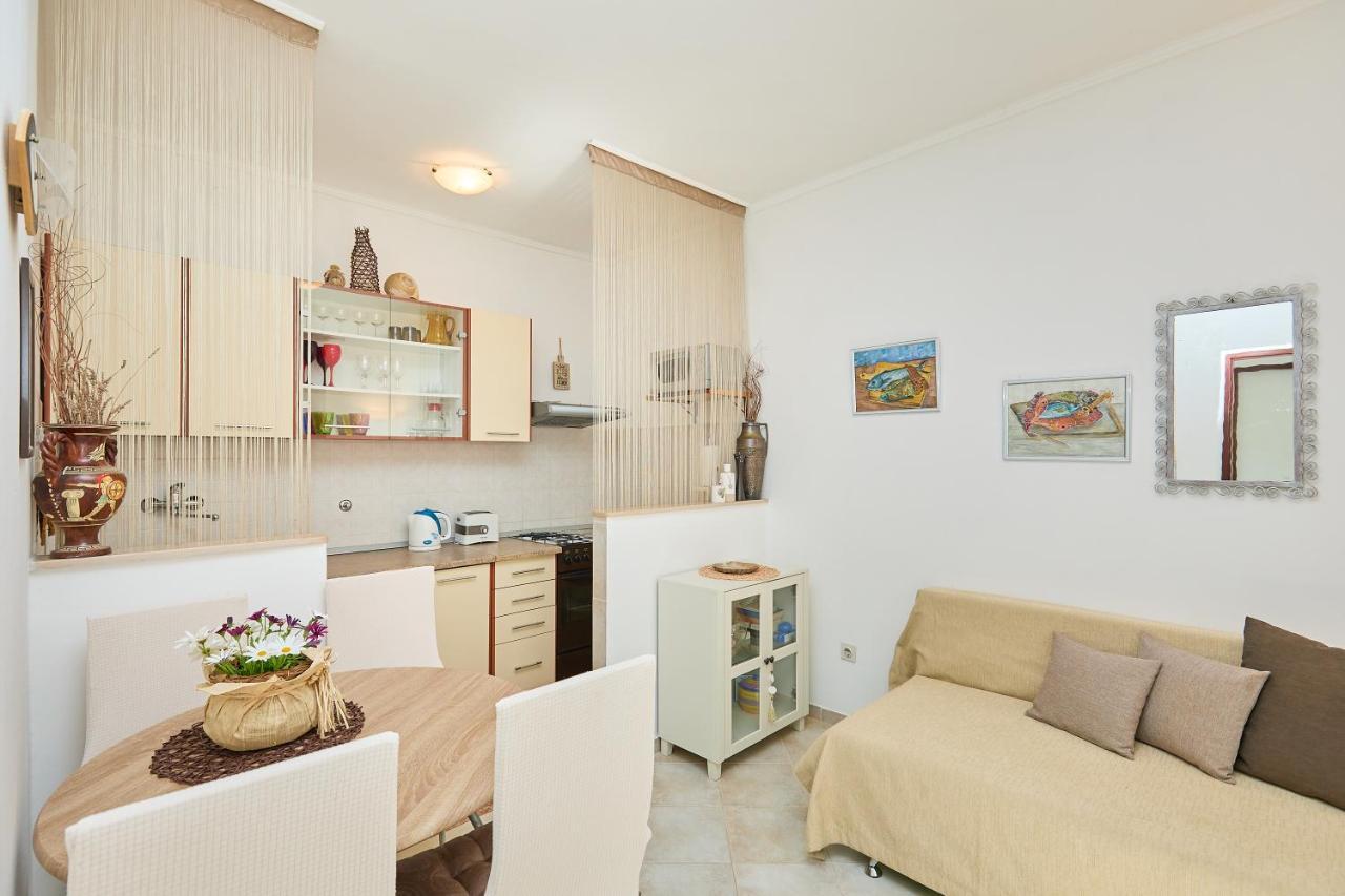 Studio Dolores-Apartment By The Sea Maranovići Екстериор снимка