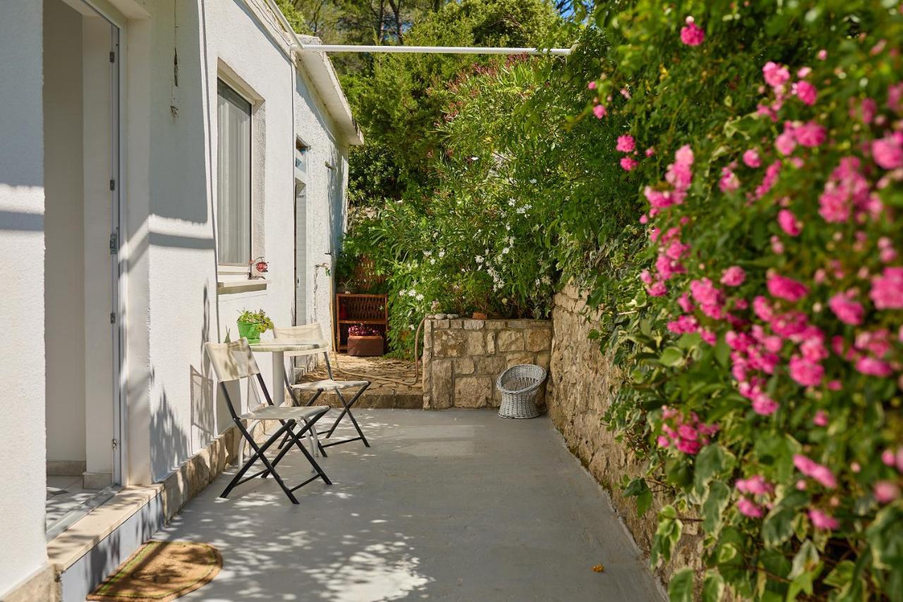 Studio Dolores-Apartment By The Sea Maranovići Екстериор снимка