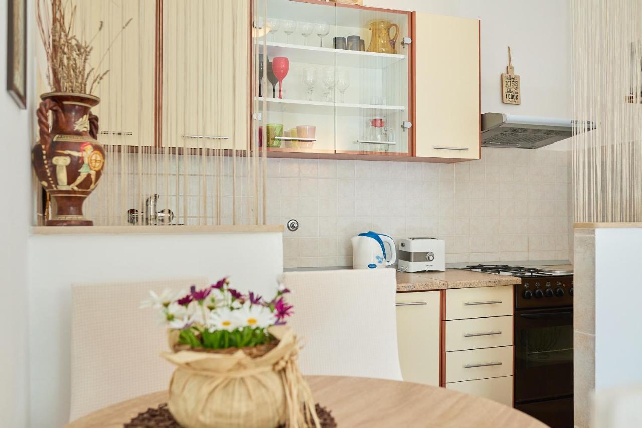Studio Dolores-Apartment By The Sea Maranovići Екстериор снимка