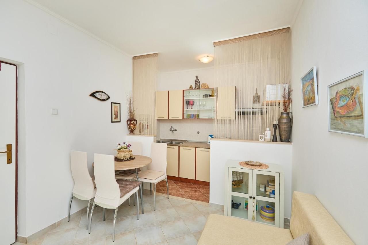 Studio Dolores-Apartment By The Sea Maranovići Екстериор снимка